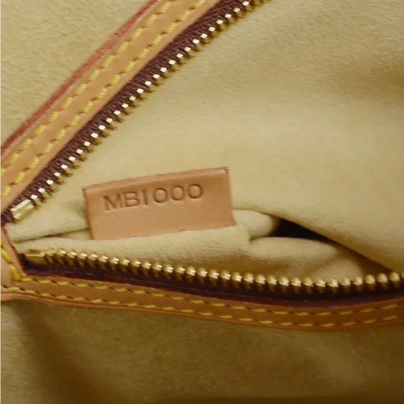 Louis Vuitton Bags - Picture 16 of 16